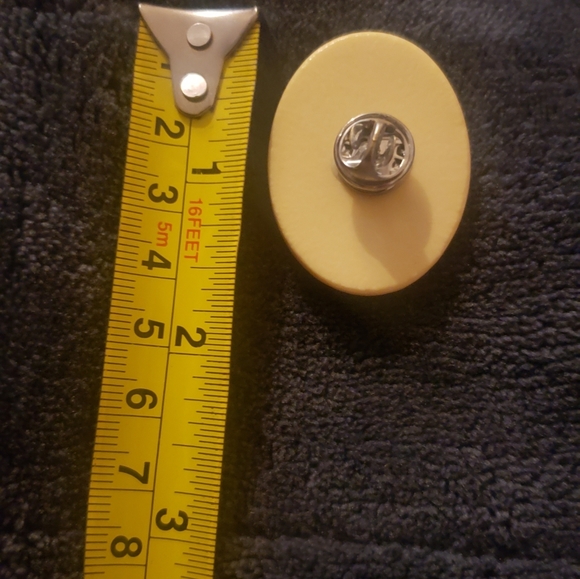 Cameo African-American Female silhouette - lapel pin. - Picture 2 of 5